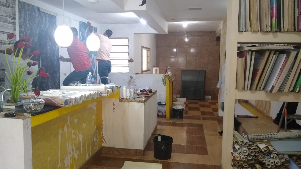 Transforme sua Habilidade em Lucro com o Melhor Curso de Instalação de Papel de Parede