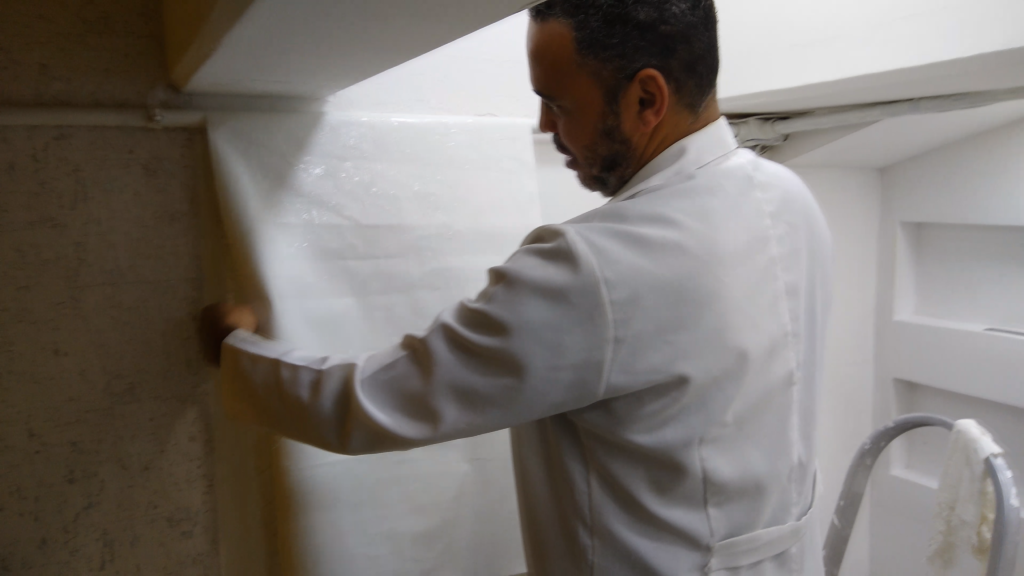 Top 5 Benefits of Becoming a Certified Wallpaper Installer